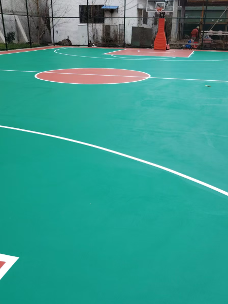 南平 球场长期使用易出现地面开裂